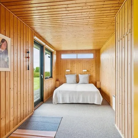 Retro Near Skovgarde With Ocean Views Feriehus *