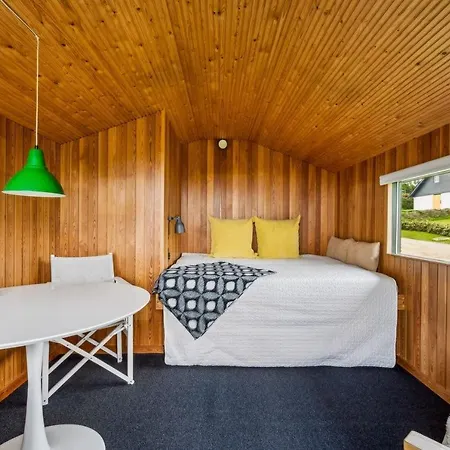 Retro Near Skovgarde With Ocean Views Feriehus *