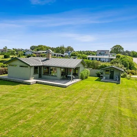 Retro Near Skovgarde With Ocean Views *