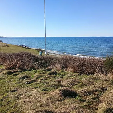 Retro Near Skovgarde With Ocean Views Allingåbro